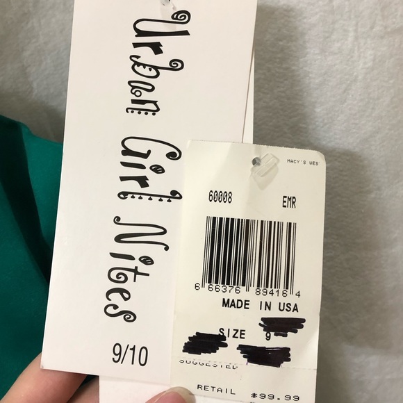 Emerald green Evening gown, halter top diamond A - Picture 8 of 8